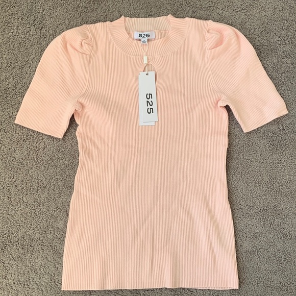 525 America Puffed Sleeve Sweater in light pink size small - Picture 2 of 4